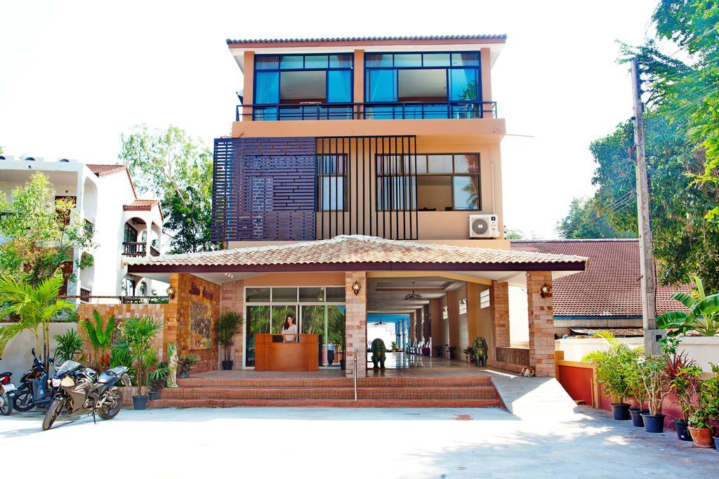 Sea Breeze Guest House Cha-Am Extérieur photo