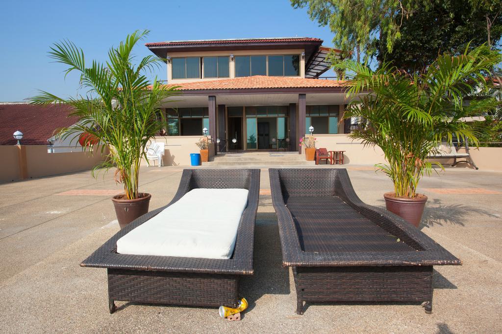 Sea Breeze Guest House Cha-Am Extérieur photo