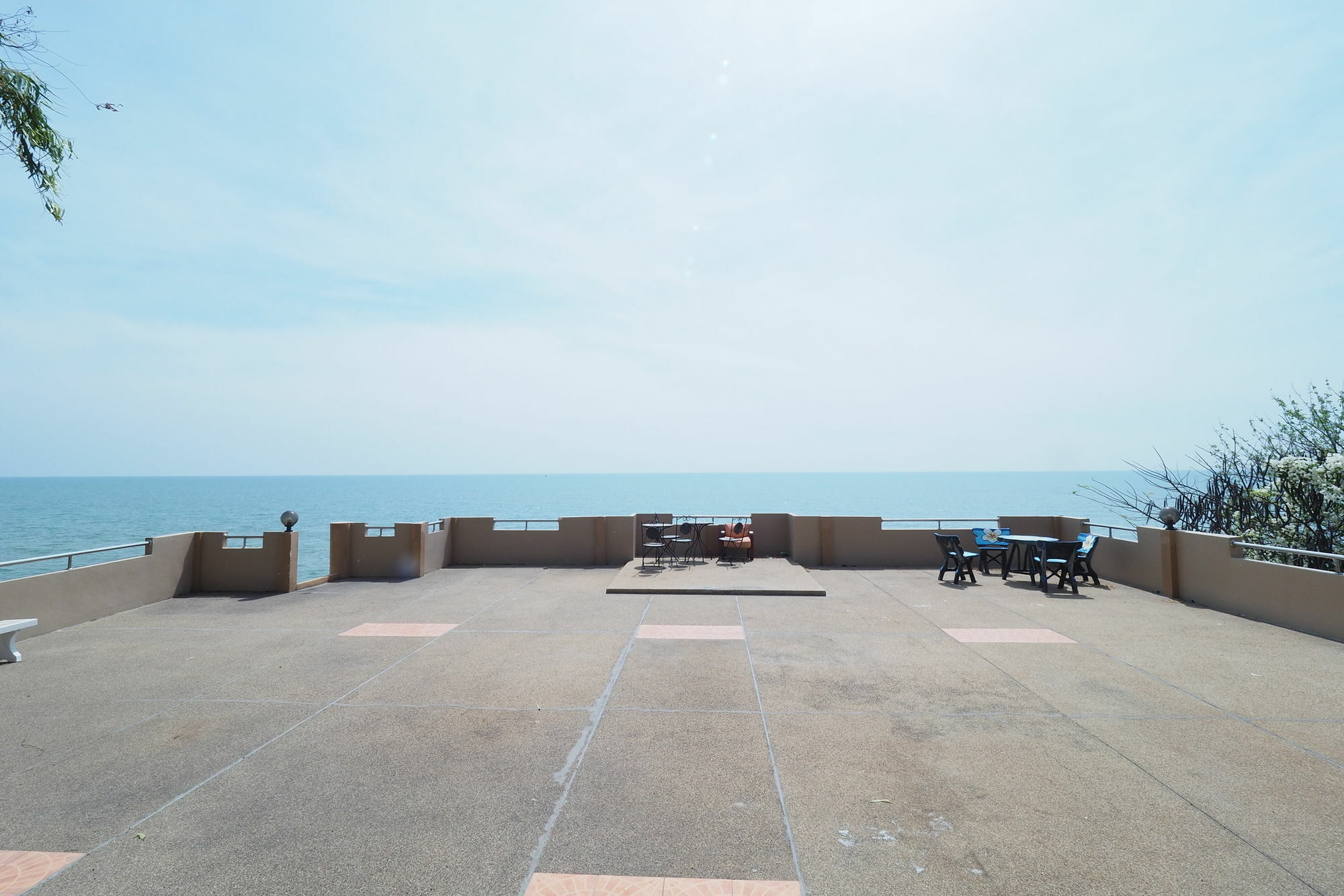 Sea Breeze Guest House Cha-Am Extérieur photo